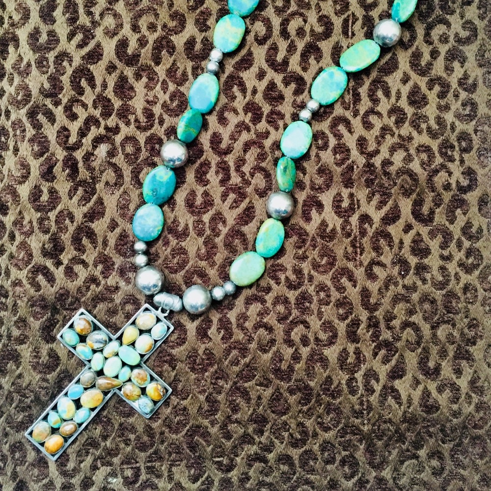Gorgeous Beaded Turquoise Necklace with Pendant